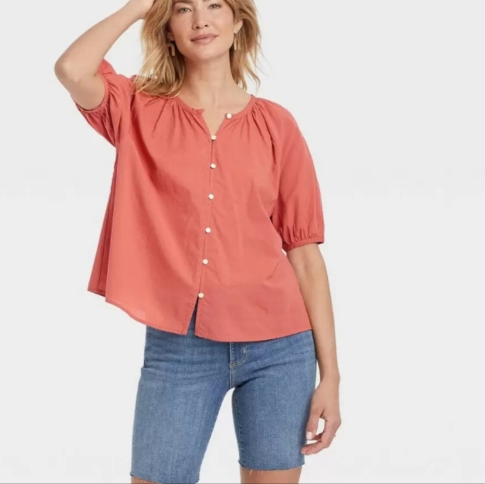 Universal Thread Women's - Rust-Puff Short Sleeve Button Front Blouse - Small